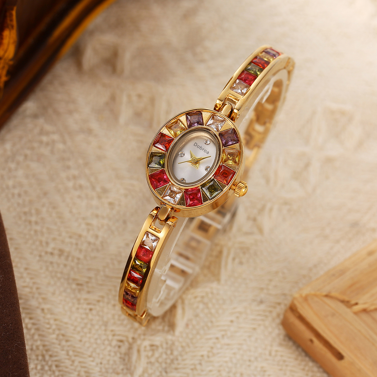 Cay Medieval Watch Women's Sma - Luxury Watch Class reseña y precio