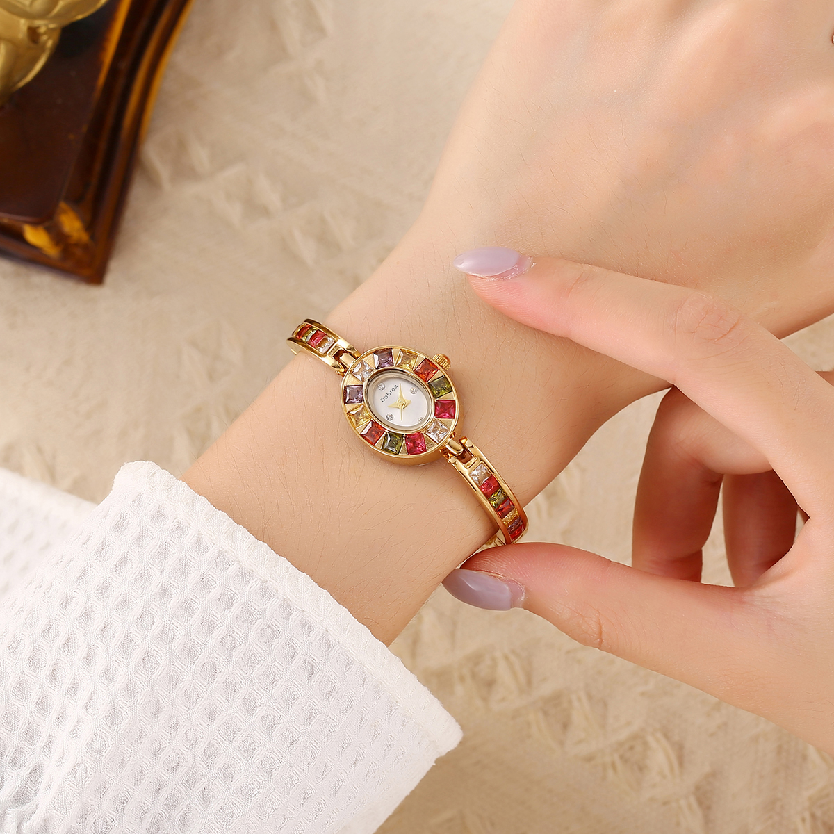Cay Medieval Watch Women's Sma - Luxury Watch Class reseña y precio